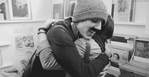 suchcold:  moshturbate:  He has a fucking fake mustache on how can you not like Oli