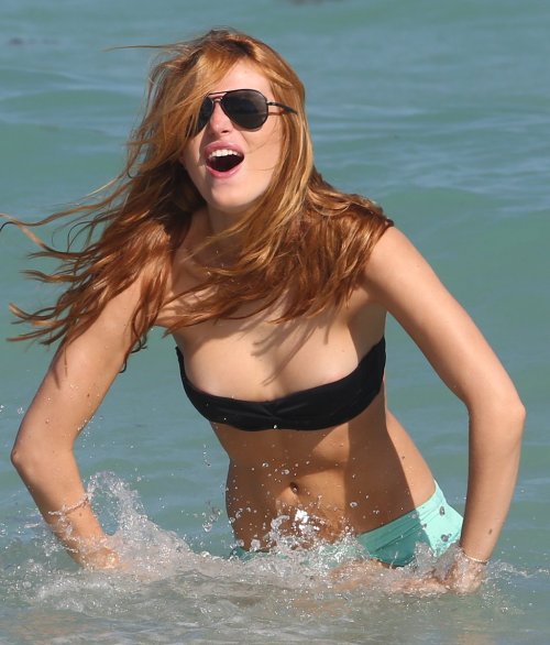 doctor-pochi:  Bella Thorne Enviado por Erection