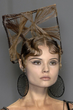 polykowiak:  Magdalena Frackowiak at Jean Paul Gaultier Spring 2009 