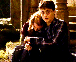 forcebensolo:Hermione covers her face and SOBS. Harry goes to her, hesitates, then tentatively drape