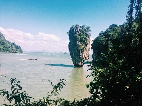 vauwilde:  This is #natureporn // #thailand #jamesbond #island #limestone #tropical #asia #beautyofn