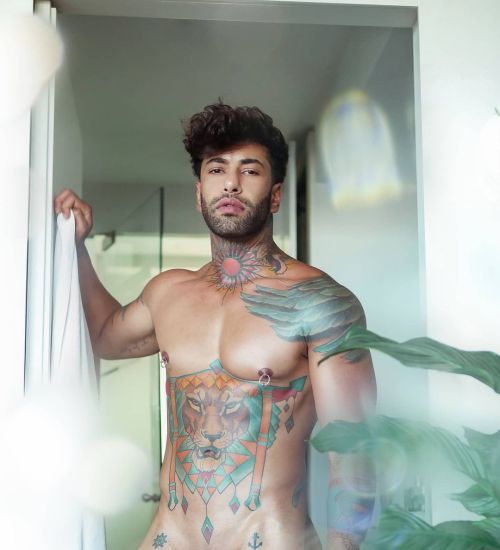 babylon_prince  Pic by @bodyproject3.0Uncensored version in my Only FansBabylon Prince1001 Nights on