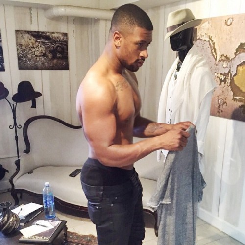 itsjarretjanako:  I like random meetings where they want you to take your clothes off…