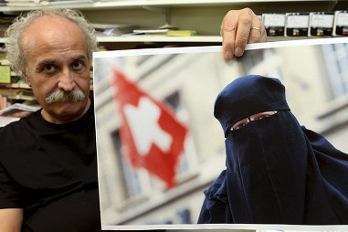 Il Ticino mette al bando il burqa  I cittadini ticinesi recatisi alle urne hanno