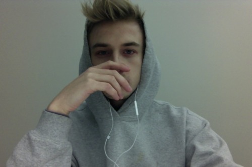 futtbucking:  all nighter in la bibliothèque 