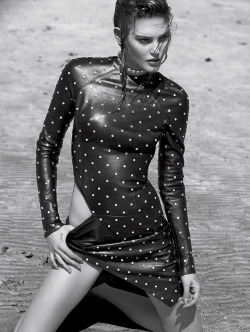 stormtrooperfashion:  Catherine McNeil by