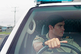 tumblr_pkbnqrM7Z51y0fs57o4_r1_400.gif