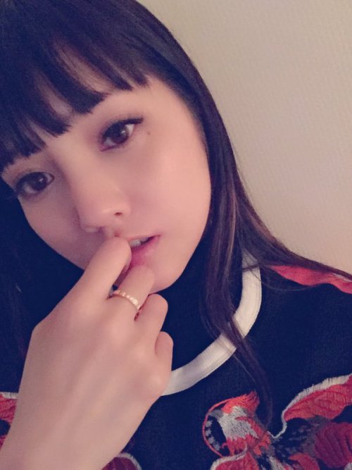 みづなれい(31)水菜麗さんはTwitterを使っています: &ldquo;事務所に届いたプレゼントの、洋服と指輪でイブを過ごしました。河西あみのニコ生にも乱入出来たし、大満足のクリスマス。 