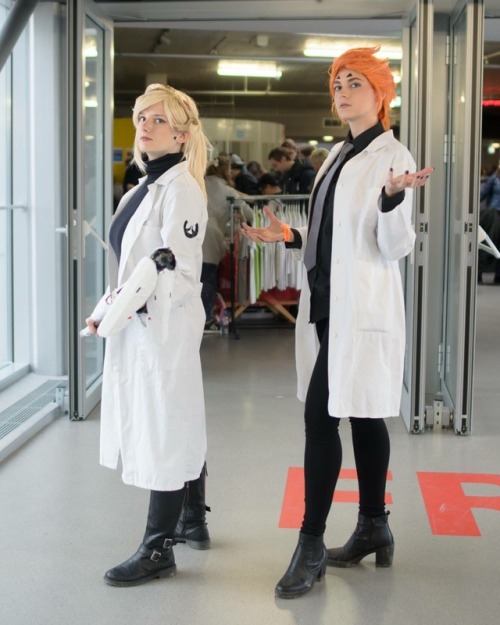 Hello darlings! I have gathered up photos of a coaplay i recent did. I was the mercy and my friend w