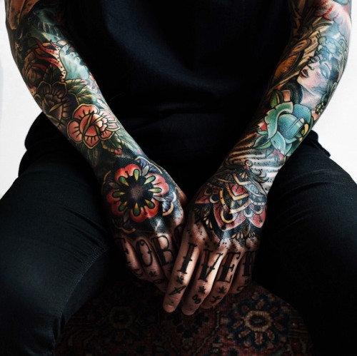 tattoome: Instagram- loganmartintran