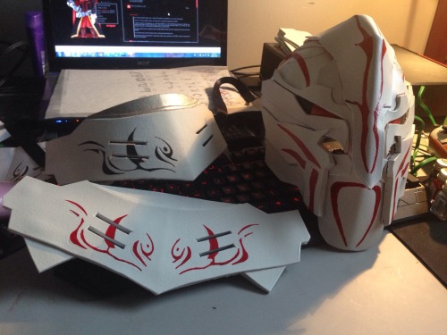 phoenixianstardust:  Commissions!So after a lot of interest on and off the convention room floor, I’ve decided to open up commissions. The primary material I work with is Foam and Plasti-Dip so everything is light, durable and water-resistant. Within