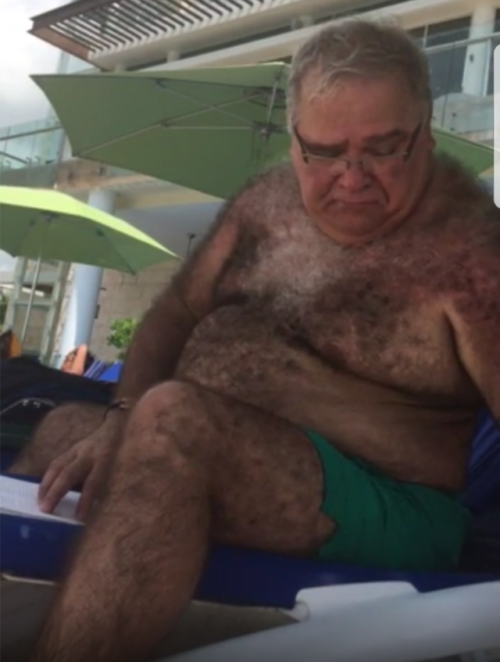 bearbarbudo:  Very delicious furry