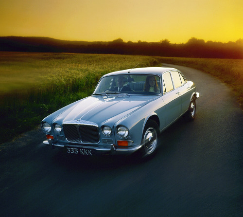 Daimler Cars brochure (edited), 1972. The Daimler range reflected that of Jaguar’s XJ, the XJ6 becom