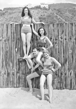 Ken Murray and Paramount girls at Malibu La Costa, 1931