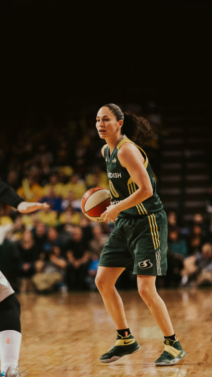 [requested] Sue Bird Lockscreenslike/reblog if you save/use