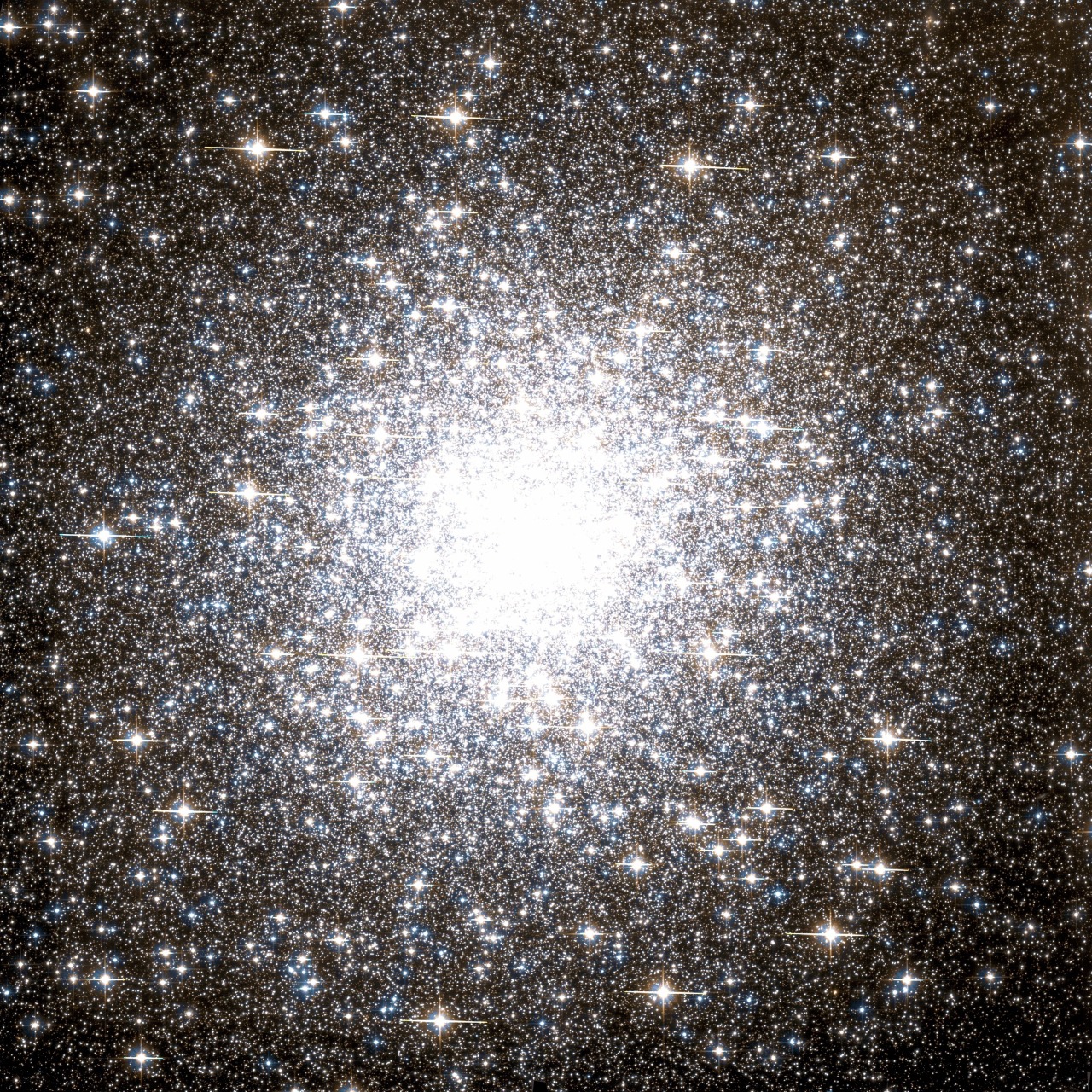 astronomicalwonders: 150,000 Stars - The Messier 2 Star Cluster This massive Star