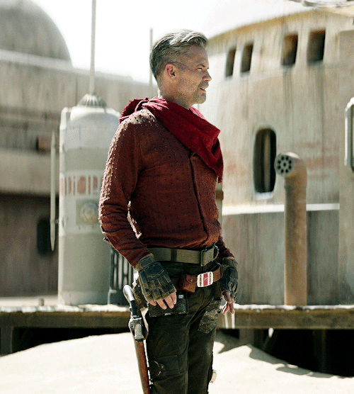 THE BOOK OF BOBA FETT Chapter 6: From The Desert Comes A Stranger