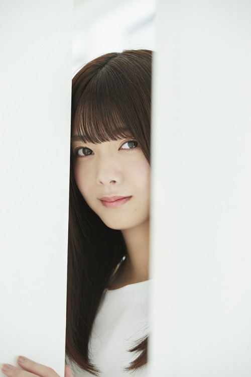 sakamichi-steps: HaaaaaN zero 田村保乃 1HUSTLE PRESS OFFICIAL WEB SITE 2019.04.06 reblogged with tintum.