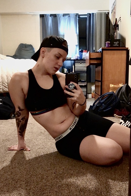 itsme-rach-marie:A bored dyke adult photos