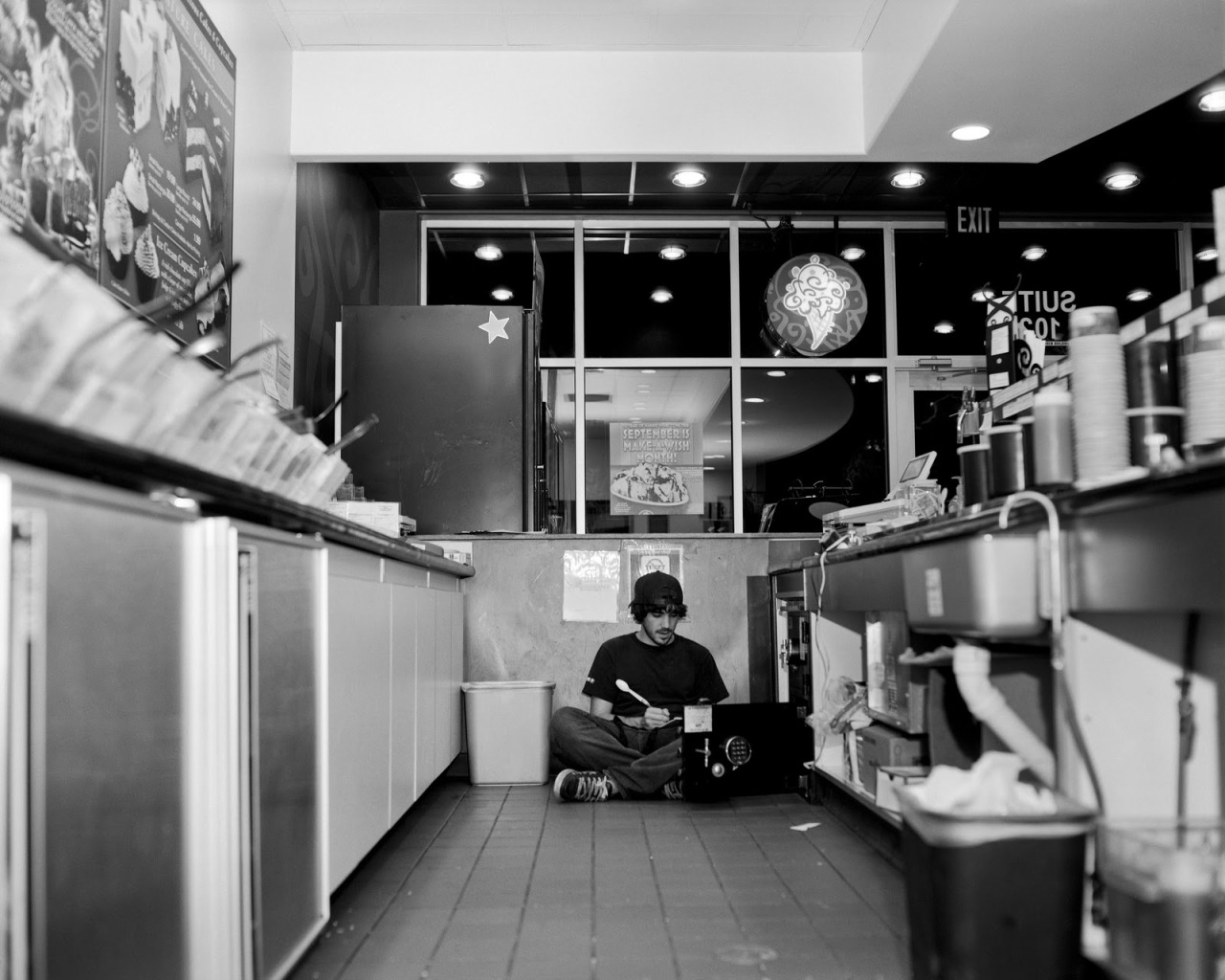 justinstewartphotography:  Closing Time - Fall Thesis 2011