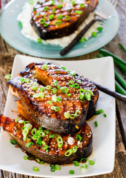 foodffs:  MAPLE SOY GRILLED SALMON STEAKSReally