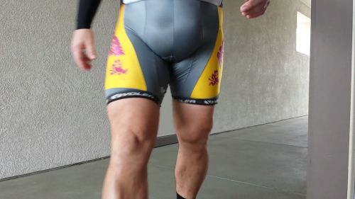 bigspandexbulge:leaving for a big ride.