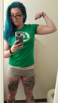 waytoomuchinformation:  saranoiamaxx:  Am I cool yet?  Babezilla!   Love the bobba fett ink