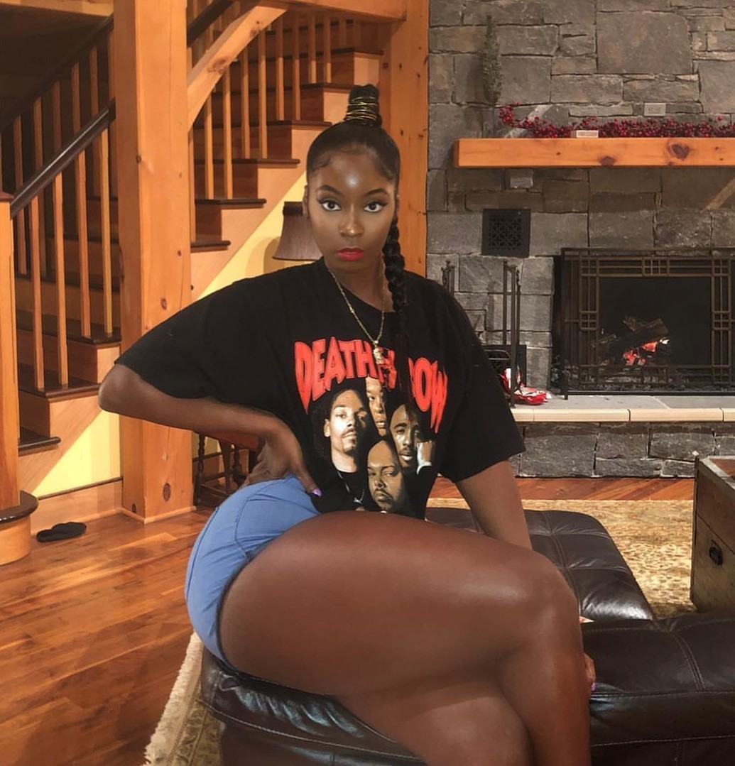 kingjazziedad:  DeliciouslySexy. DarkSkinned. BootiDelicious MamiMs TrueMahogany