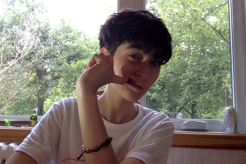 thanatosjr:  I got into advanced class and now I have to do a rll hard assignment so obviously I’m taking pictures instead of working on it (also six hours of difference are a lot I’m so tired)
