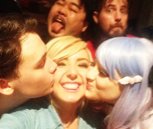 jessicanigri:  AVCON 2013<3 I miss everyone so much <3