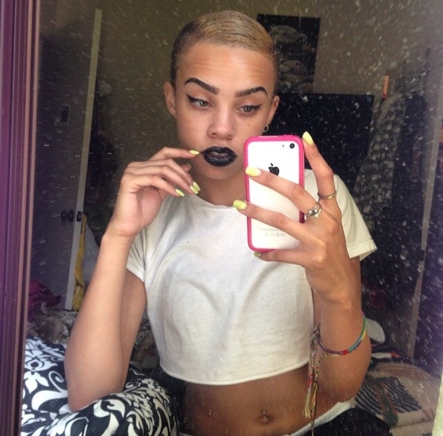 aaashleylove:  Selfie plus dirty mirror. 🌚 