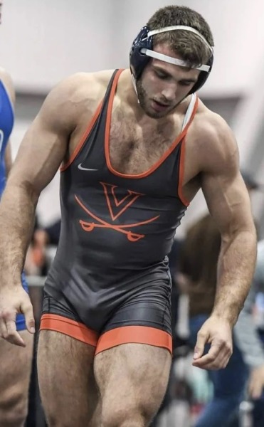 Sex wrstle-bulges-plus:That is a yoked wrestler… pictures