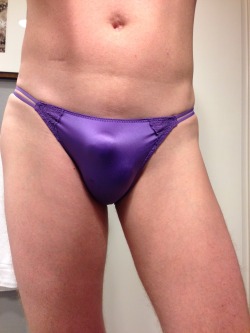pantyreviewguy:  Friday and rocking some purple VS string bikini panties.