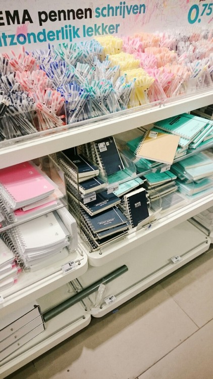 elvirasstudivation:  I walk through these aisles evertime I go to hema