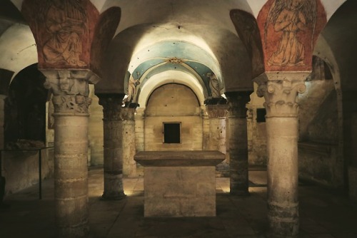 ambermaitrejean:The Crypt. Bayeaux Cathedral. Photos by Amber Maitrejean