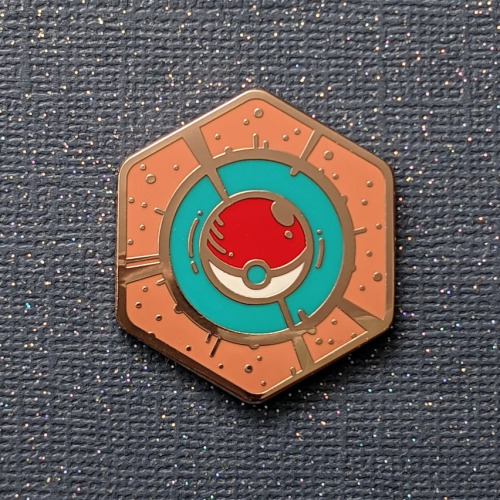 retrogamingblog2: Pokeball Pins made by PsychicInterval 