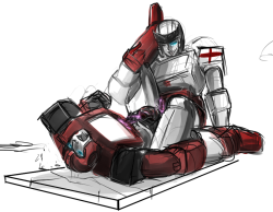 bootylicious-buggy:  goddamnitriot:  so this happened if you want to know ratchet’s other leg is what’s holding him up and it’s on a little stool yes i have thought about everything      Must reblog this again&hellip;!