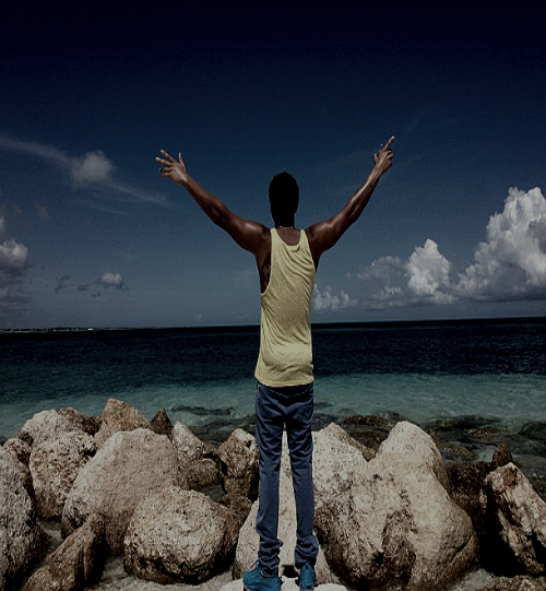 abeltesfaye-xo:  Drake vacationing in Turks and Caicos, 2012. 