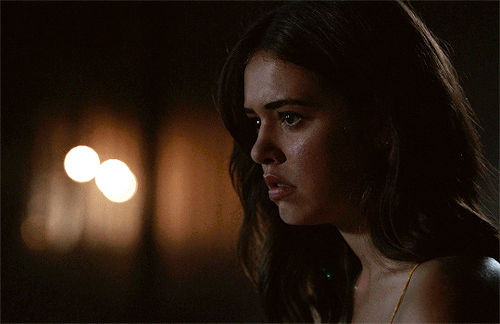 Josie Saltzman In 2x01Ill Never Give Up Hope