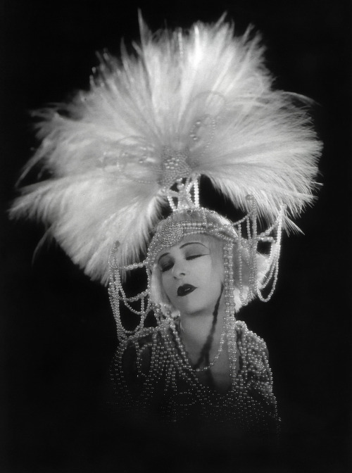 Porn photo drownedscars:  Alla Nazimova in Salome (1923)