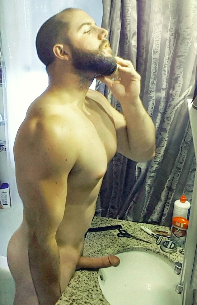 dadsboysbears: dadsboysbears: Lots of Dads Boys Bears Musclebears Redheads Black