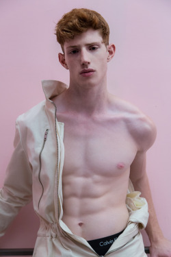 outofficial:  Exclusive: Kevin Thompson in