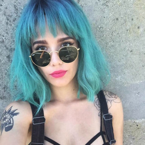 happyadorning:Halsey Hair EnvyIf there’s anyone who dares to be different when it comes to their hai