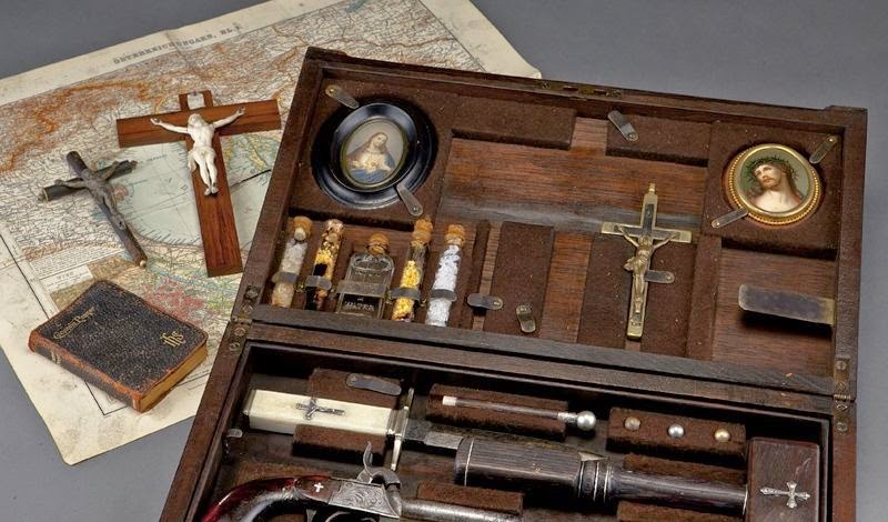 steampunktendencies: Vampire Hunter Kit &ldquo;Cased vampire killing kit, in