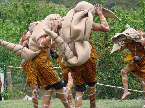 The Tiger Dance of the Yi in Yunnan It is said that the Yi people from Shuangbai County in Yunnan pr