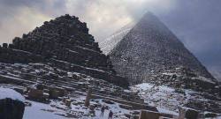 This Week The Pyramids Of Egypt Were Dusted With The First Snow In 112 Years!