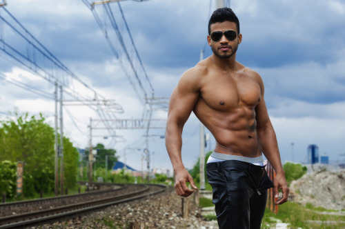 myhotpapi:  http://myhotpapi.tumblr.com/archive