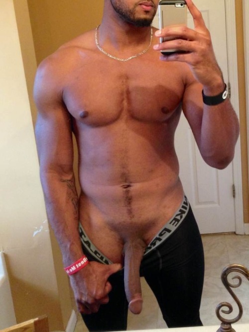 longrubb: black4play: Love that body!! My type of body on a man.