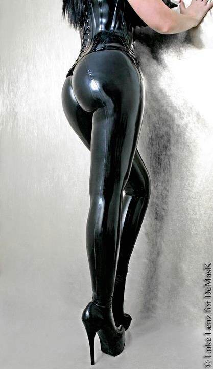 shiny-passions:  Latex 