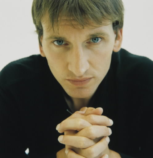 Reblog if you've ever lost yourself in Christopher Eccleston's eyes